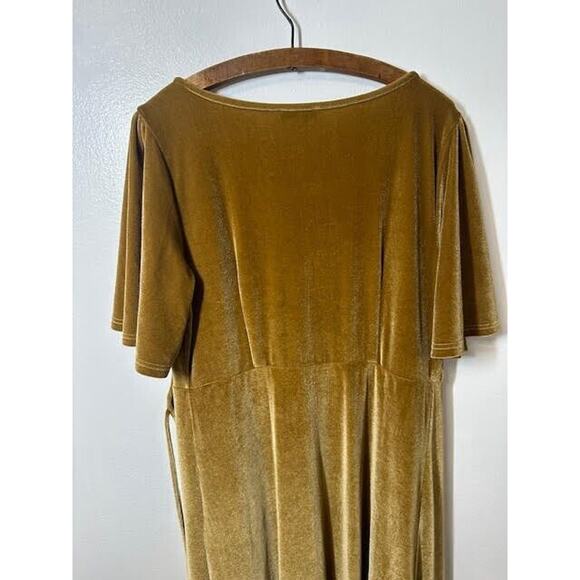 Baltic Born lavish Velvet Meghan Wrap Maxi Dress Womens XL Gold - Picture 6 of 9